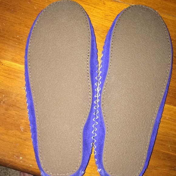 Slippers - Picture 2 of 3